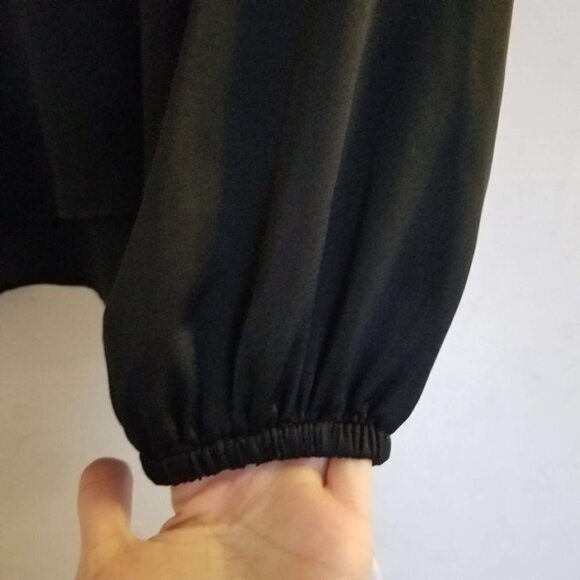 Lovers + Friends Daydream V-Neck Plunging Blouse - Picture 4 of 6